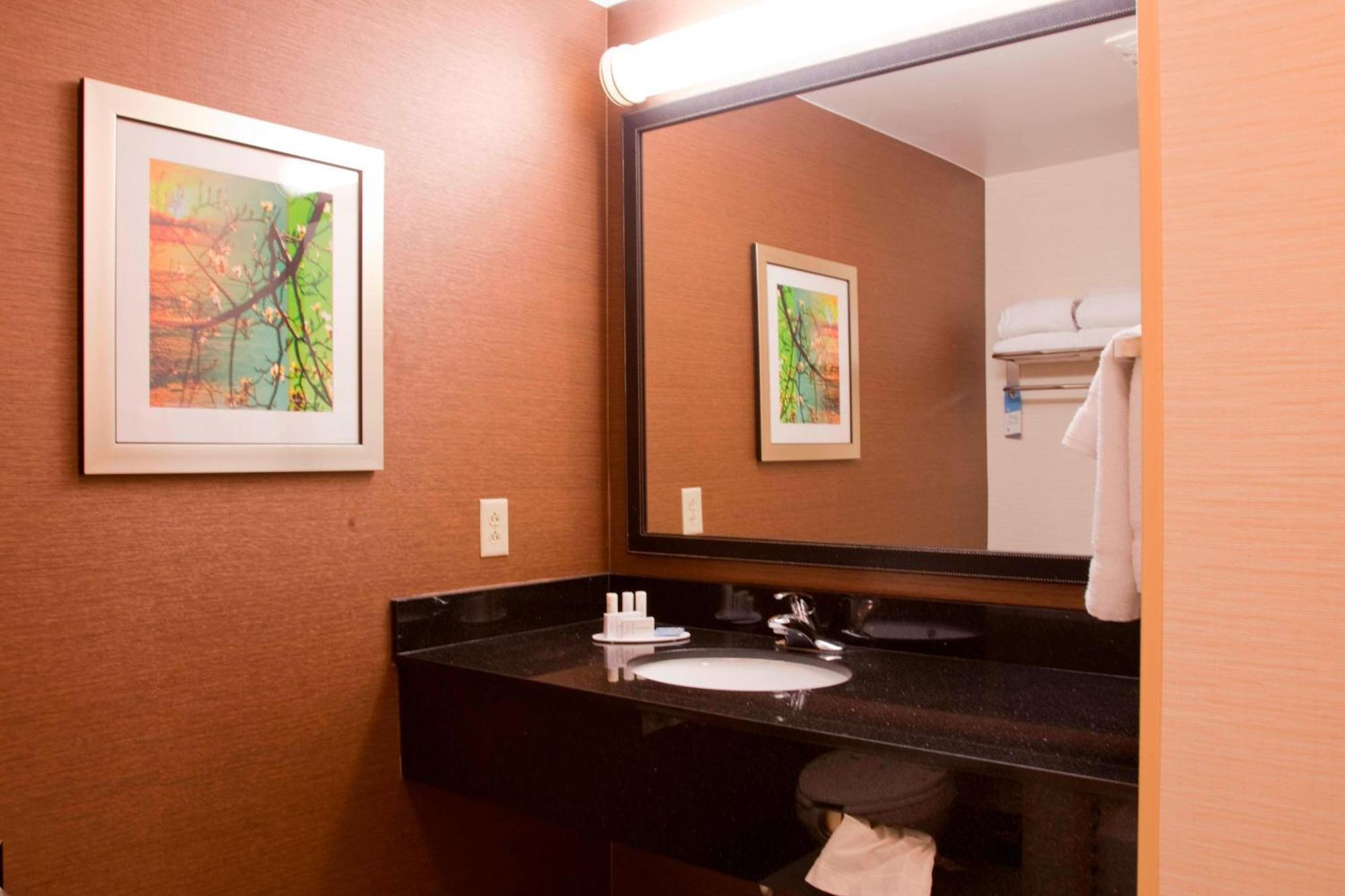 Fairfield Inn & Suites Bedford Ngoại thất bức ảnh